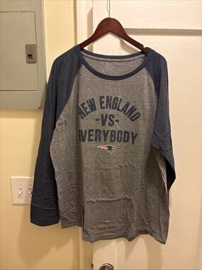 Men’s NFL Patriots New England Vs Everybody Gray & Navy Raglan Shirt size XXL